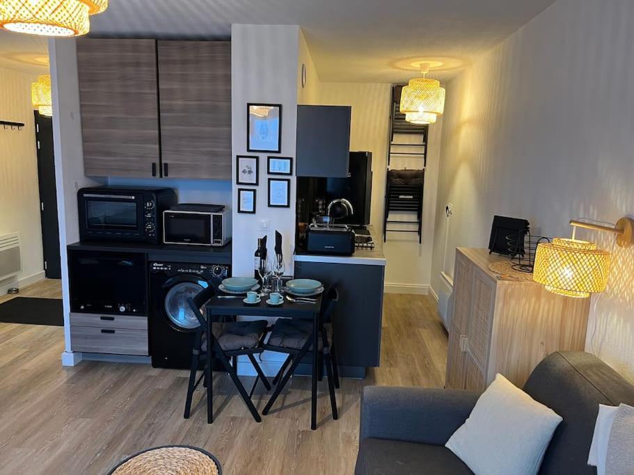 Studio Confortable Aux Portes De Bordeaux Et Medoc Ludon-Médoc Eksteriør billede